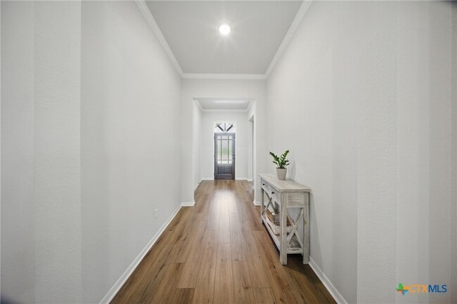 Building Photo - 711 Saddlehorn Dr