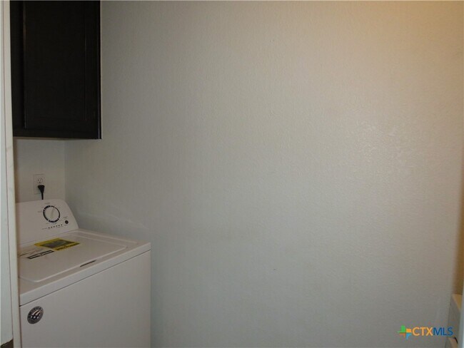 Building Photo - 4608 Bowles Dr