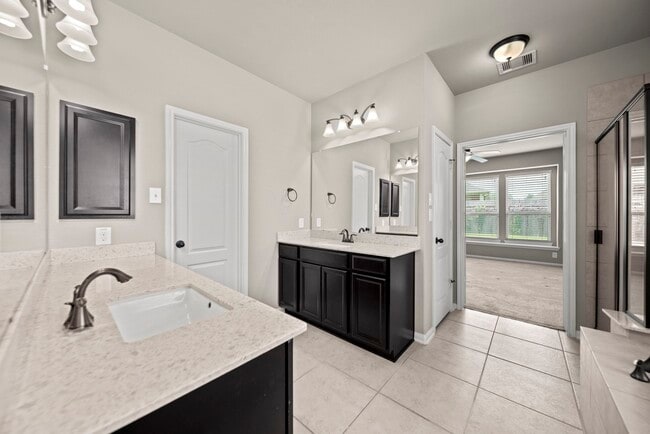 Building Photo - 307 Fairwood Springs Ln