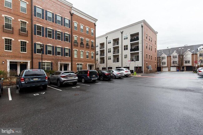 Building Photo - 207 Brinley Ct