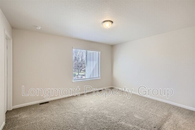 Building Photo - 679 Stonebridge Dr