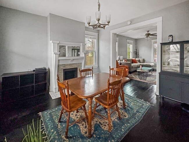 Building Photo - Spacious 3 Bedroom in Richmond