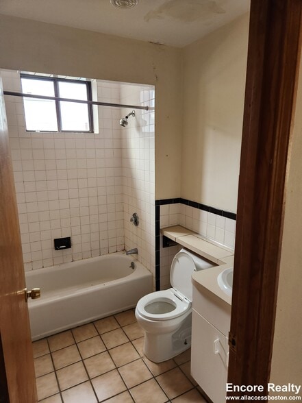 Building Photo - 369A Centre St