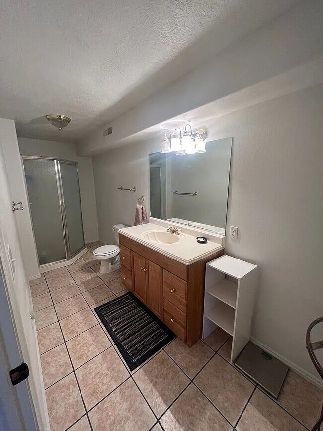 Building Photo - 2167 Cedar Hills Dr