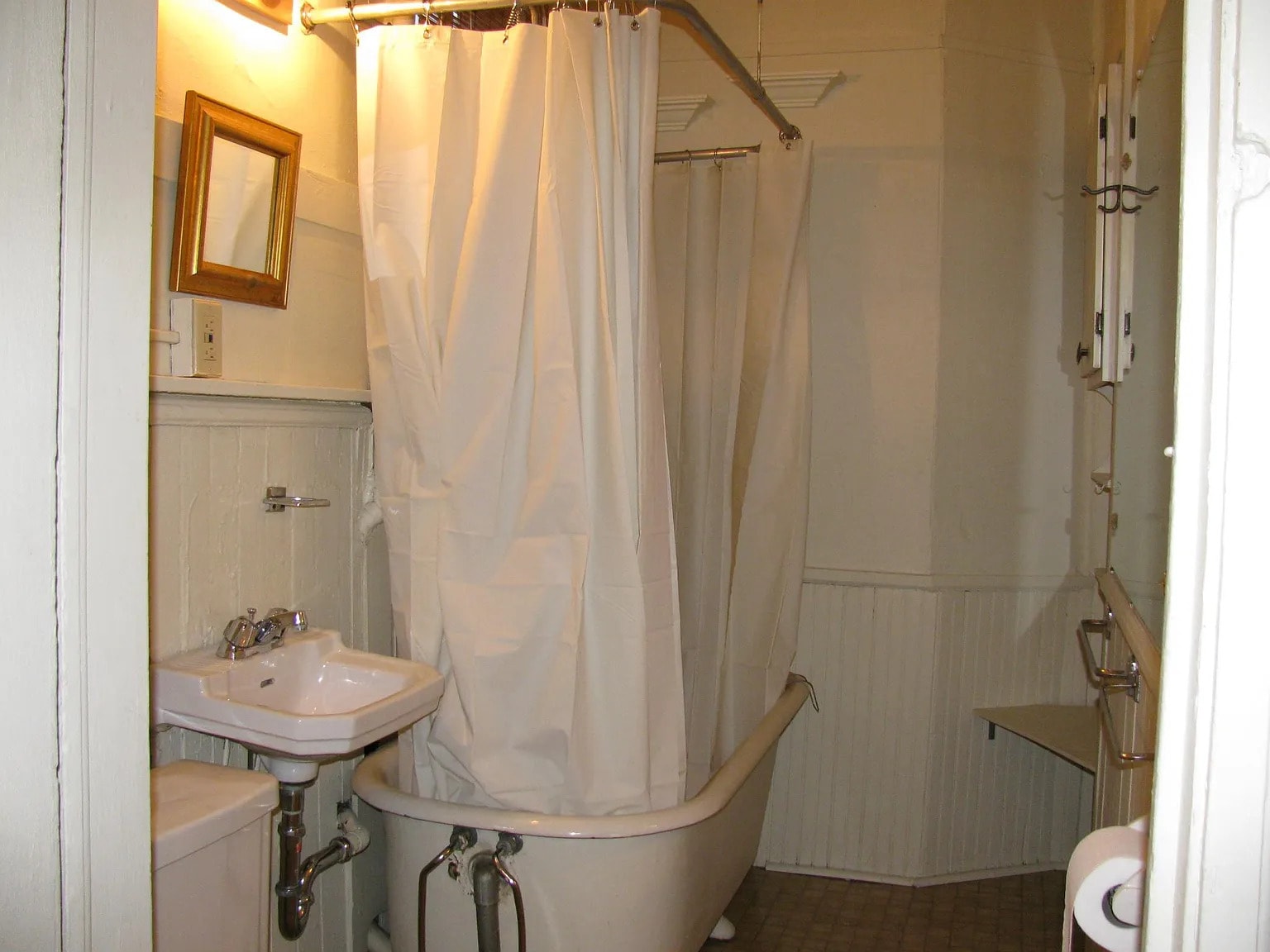 Bathroom - 1743 N Clarkson St
