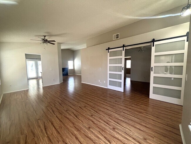 Building Photo - 2516 Starbrite Ave