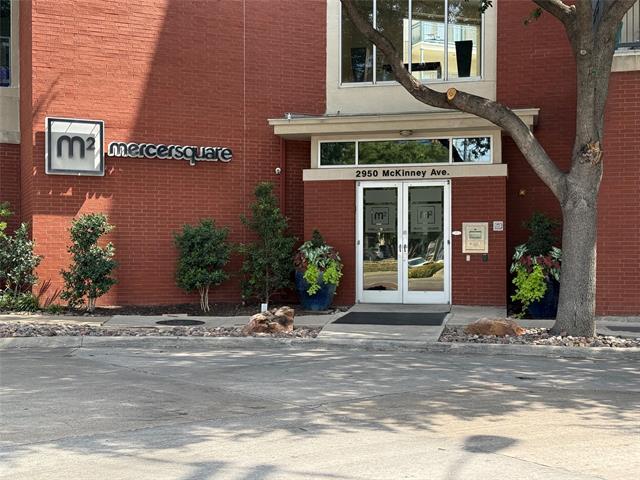 Building Photo - 2950 McKinney Ave
