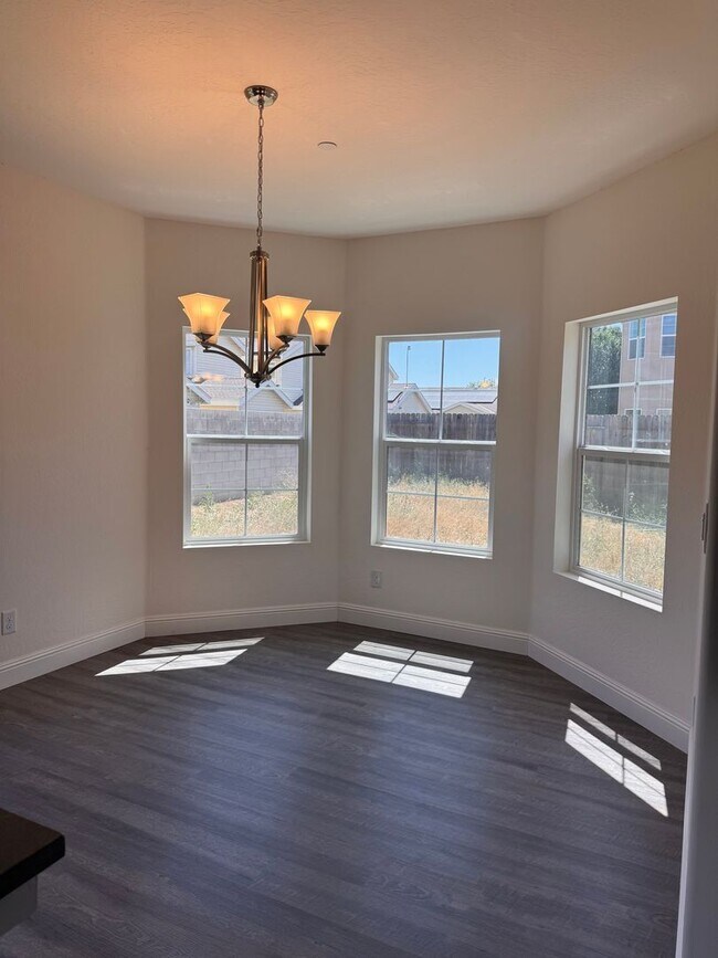 Building Photo - 4438 Langden Dr