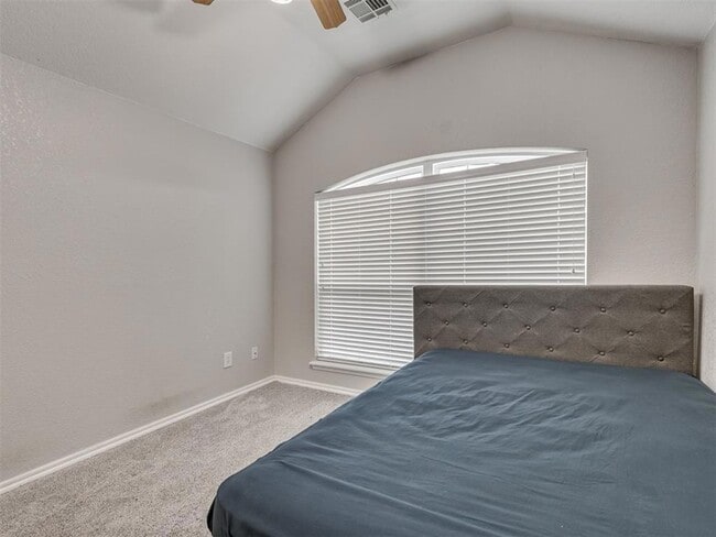 Building Photo - 2608 Southern Hills Dr