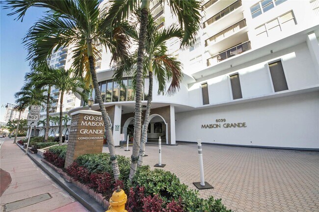 Building Photo - 6039 Collins Ave