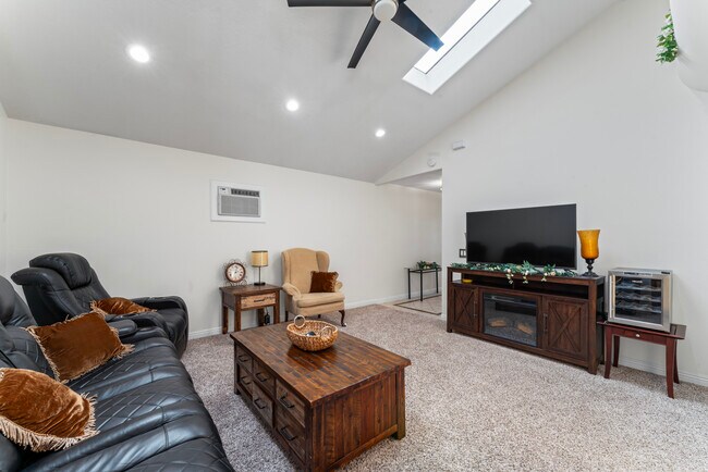 Building Photo - 27932 Calypso Ln