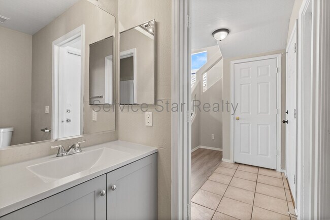 Building Photo - 12106 N 130th Dr