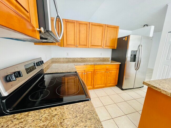 Building Photo - 7093 Middlebury Dr