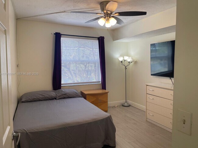 Building Photo - 150 NW 96th Ave