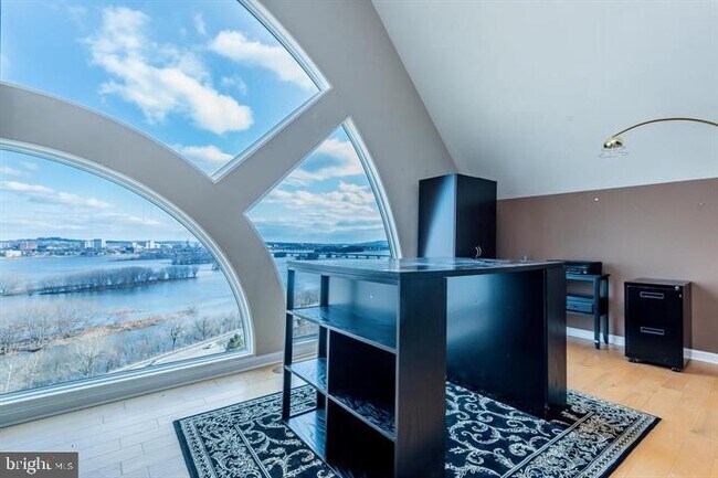 Building Photo - 1510 Waterford