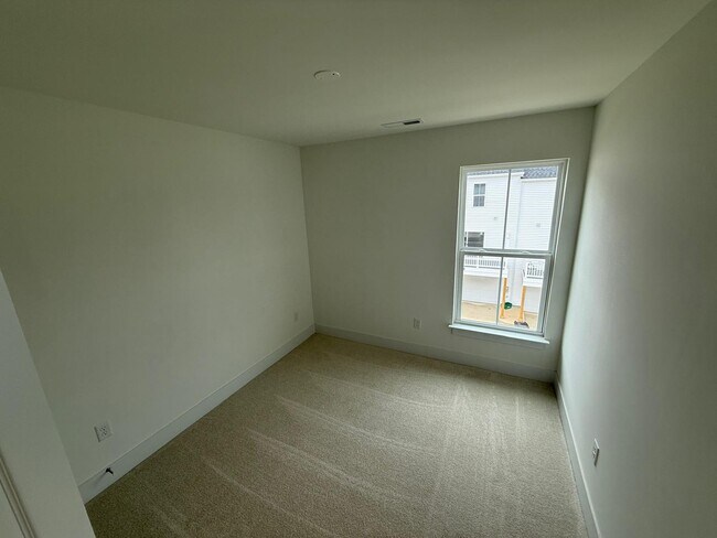 Building Photo - 15309 Sunray Aly