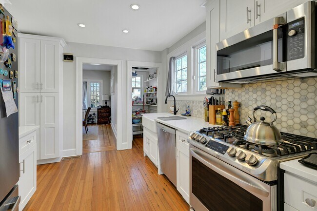 Building Photo - 142 N Passaic Ave