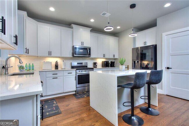 Building Photo - 419 McInnes Cir