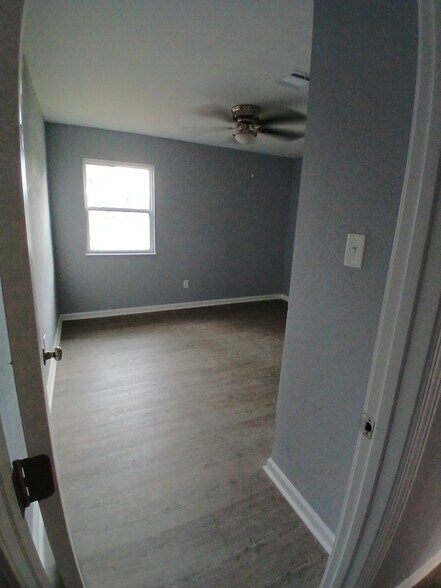 Building Photo - 219 Leon St