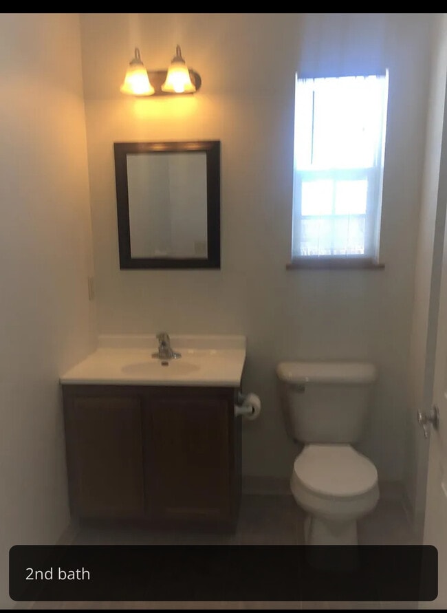 Building Photo - 2720 Hidden Dr