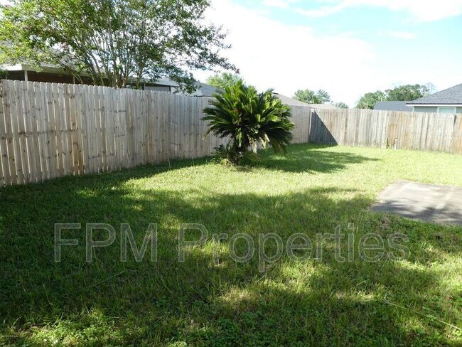 Building Photo - 570 Manship Dr