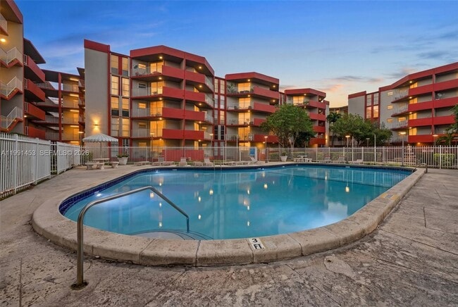 Building Photo - 1750 W 46th St