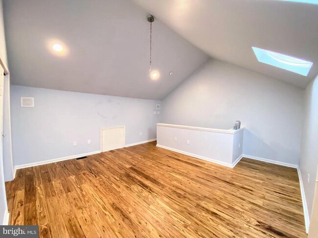 Building Photo - 618 Shropshire Dr