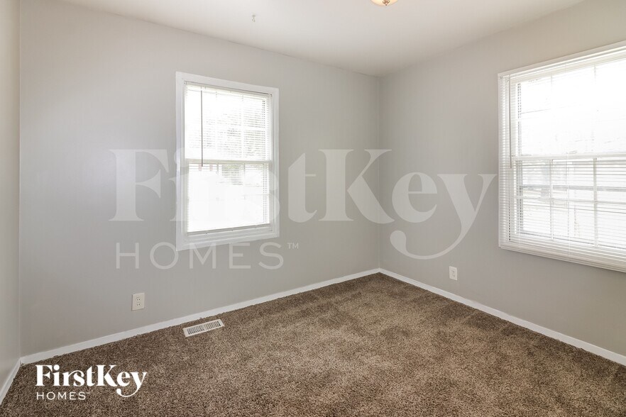 Building Photo - 9312 Stark Ave