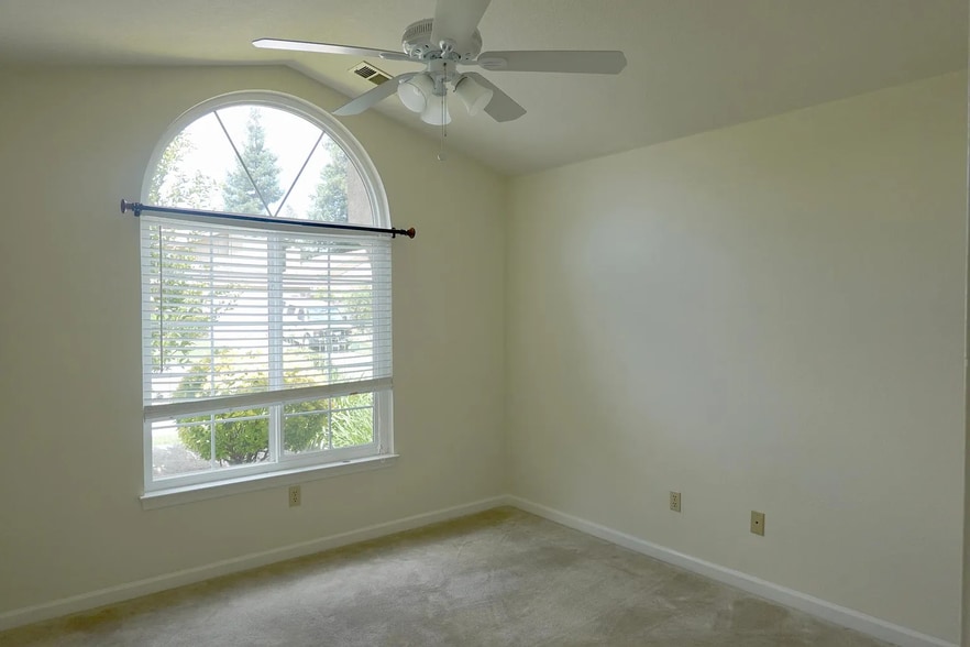 Building Photo - 1132 Acapulco Ct