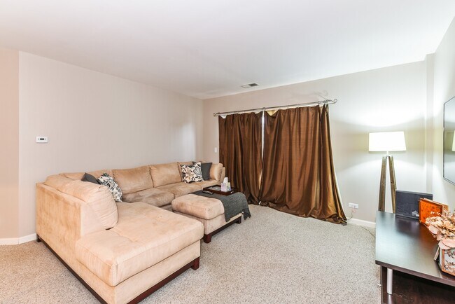 Building Photo - 9440 S 51st Ave