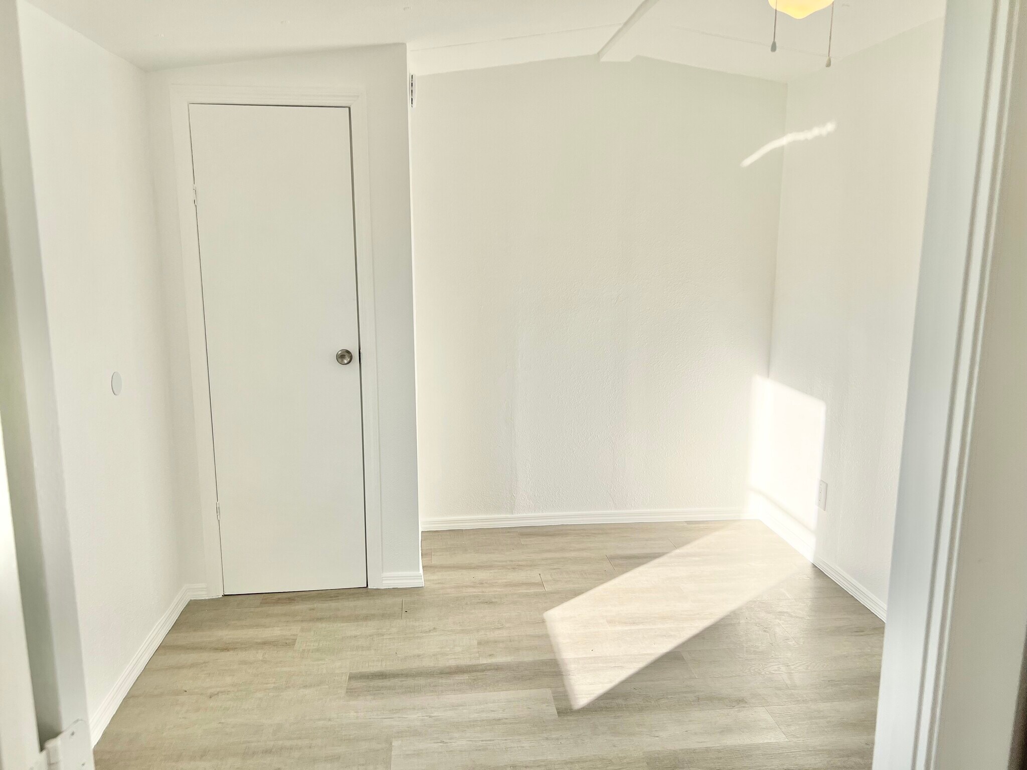 Building Photo - 14051 SE 63rd Ter