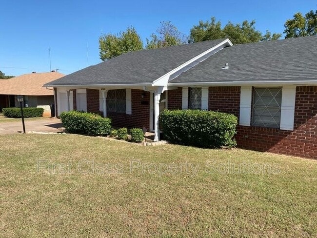 Building Photo - 6300 N Wildewood Dr