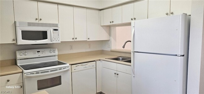 Building Photo - 8555 Bernwood Cove Loop