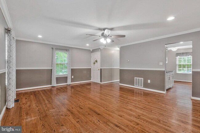 Building Photo - 6401 Old Scotts Ct