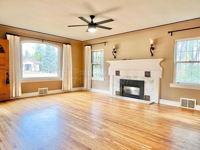 Building Photo - 401 Cheyenne Blvd