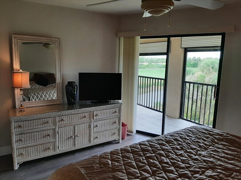 Building Photo - 12170 Kelly Sands Way