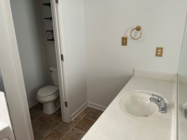 Building Photo - 3304 Heatherwood Trace
