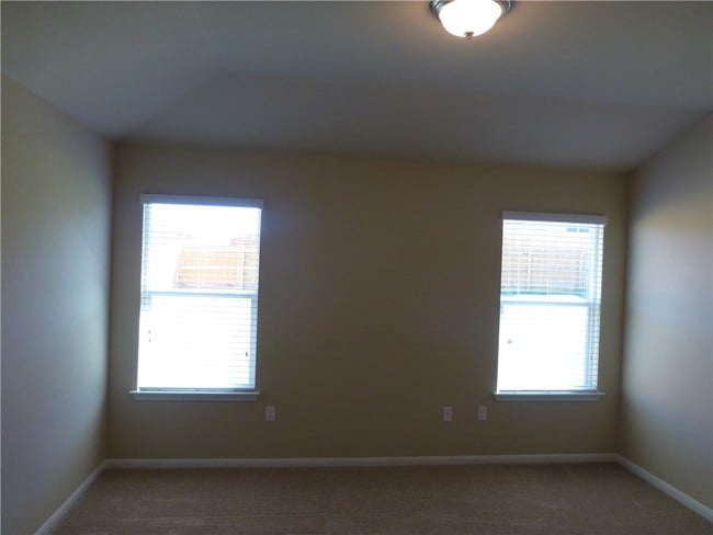 Building Photo - 113 Leona River Trail