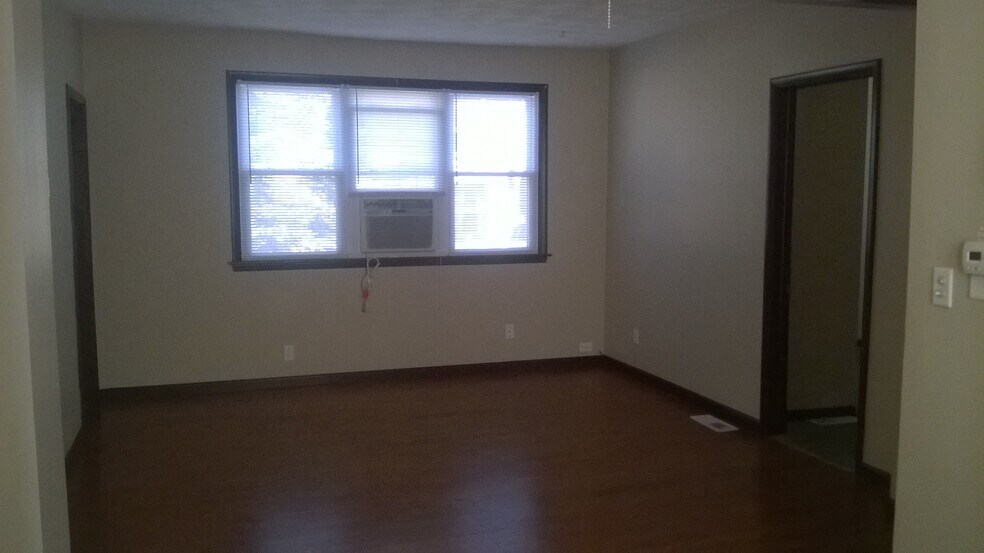 Building Photo - 488 Columbia Ave