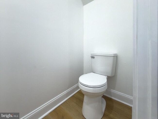 Building Photo - 5237 Greenway Ave