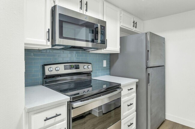 Building Photo - LP on 85th