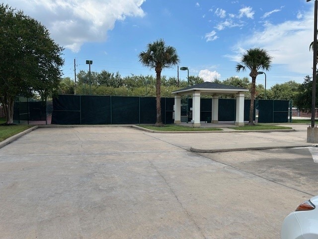 Building Photo - 20010 Meadow Arbor Ct