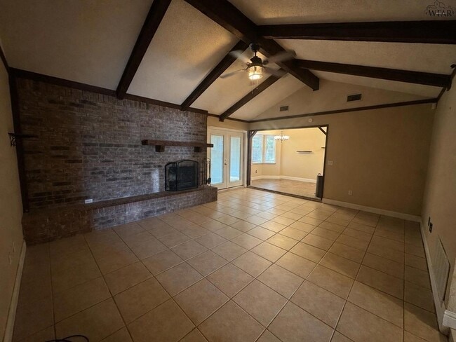 Building Photo - 2113 Selma Dr