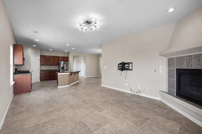 Building Photo - 224 Valle Alto Dr NE