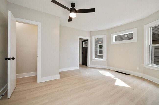 Building Photo - Stunning 3 bedroom home in Ambridge availa...