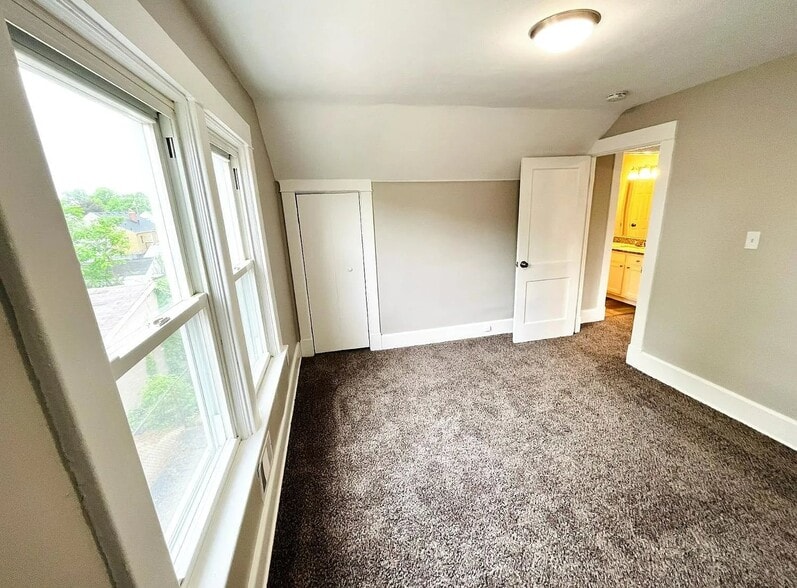 Building Photo - 1910 Bising Ave