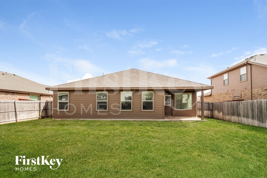 Building Photo - 303 Preakness Ln