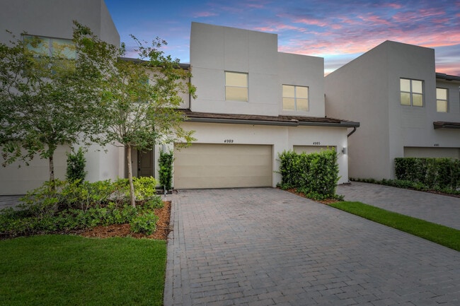 Building Photo - 4989 Navali Dr