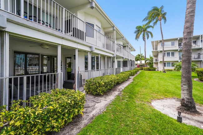 Building Photo - 1444 SE 15th Ct