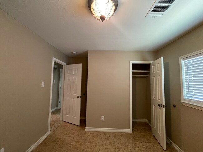 Building Photo - 6231 Lone Prairie Way